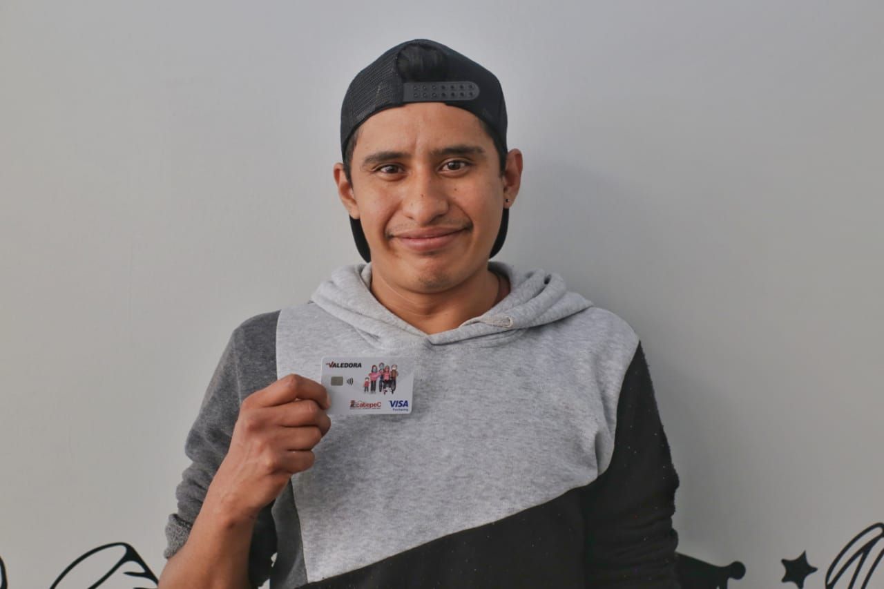 Ecatepec entrega tarjeta ’La Valedora’ a 10 mil madres y padres solteros
