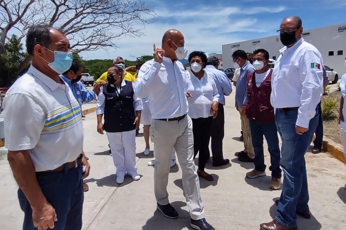 Supervisan titular de INSABI y de la Secretaría de Salud Guerrero las obras y equipamiento que se realizan en el Hospital de Petatlán