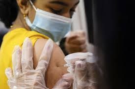 Anuncian segundas dosis de vacunas contra Covid-19 para niñas y niños de 12 y 13 años de edad en 107 municipios del Edoméx 