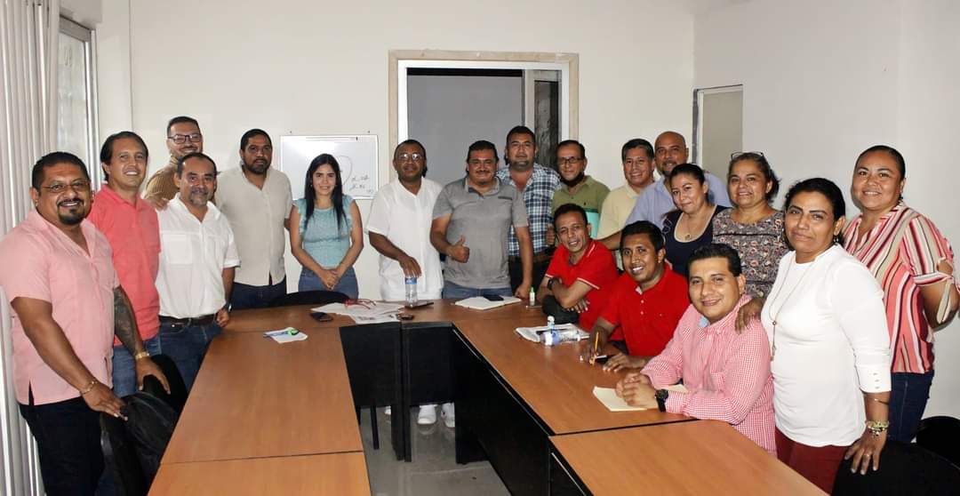 Realiza Yoloczin Domínguez reunión de trabajo con el equipo YOLOCreo 