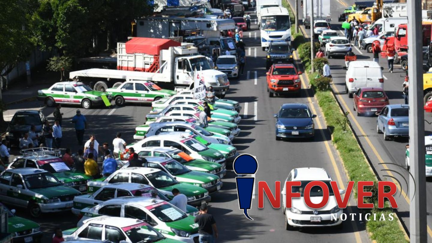 Transportistas bloquean bulevar Xalapa-Banderilla