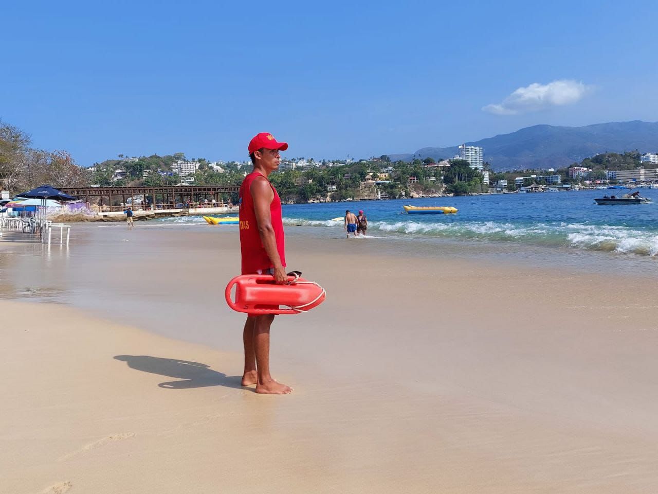 Implementa gobierno del estado operativo salvavidas en playas de Acapulco
