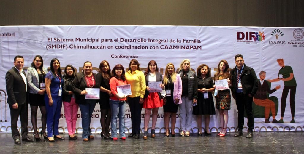 
Adultos Mayores, parte fundamental de la transformación de Chimalhuacán: Xóchitl Flores Jiménez
