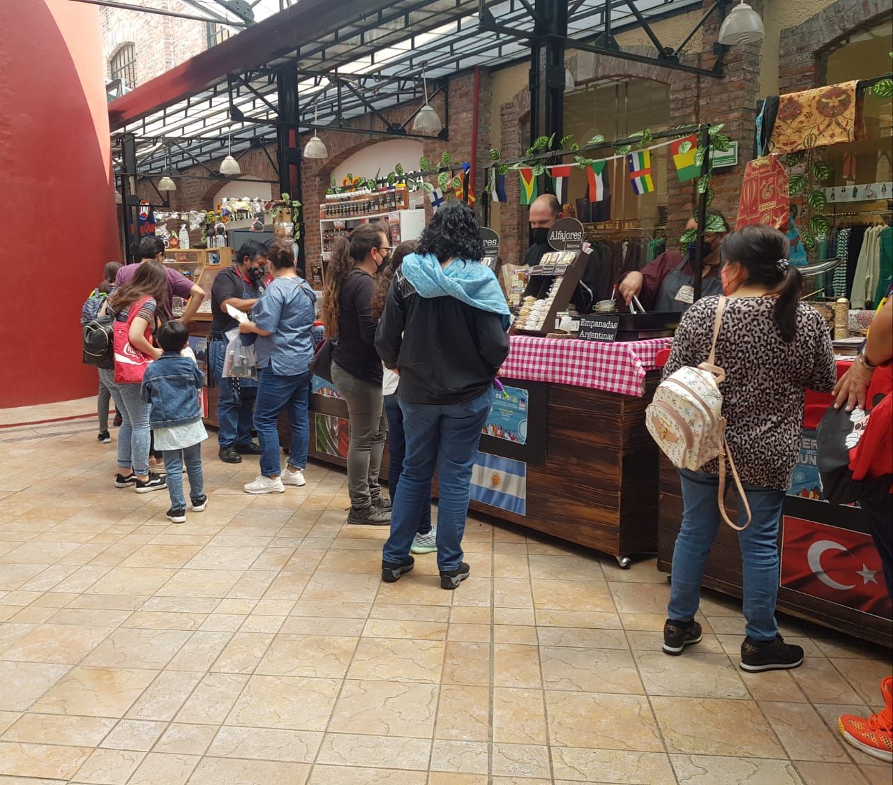 #Artes, artesanías y gastronomía internacional durante la semana en Plaza Comercial de Cuicuilco 