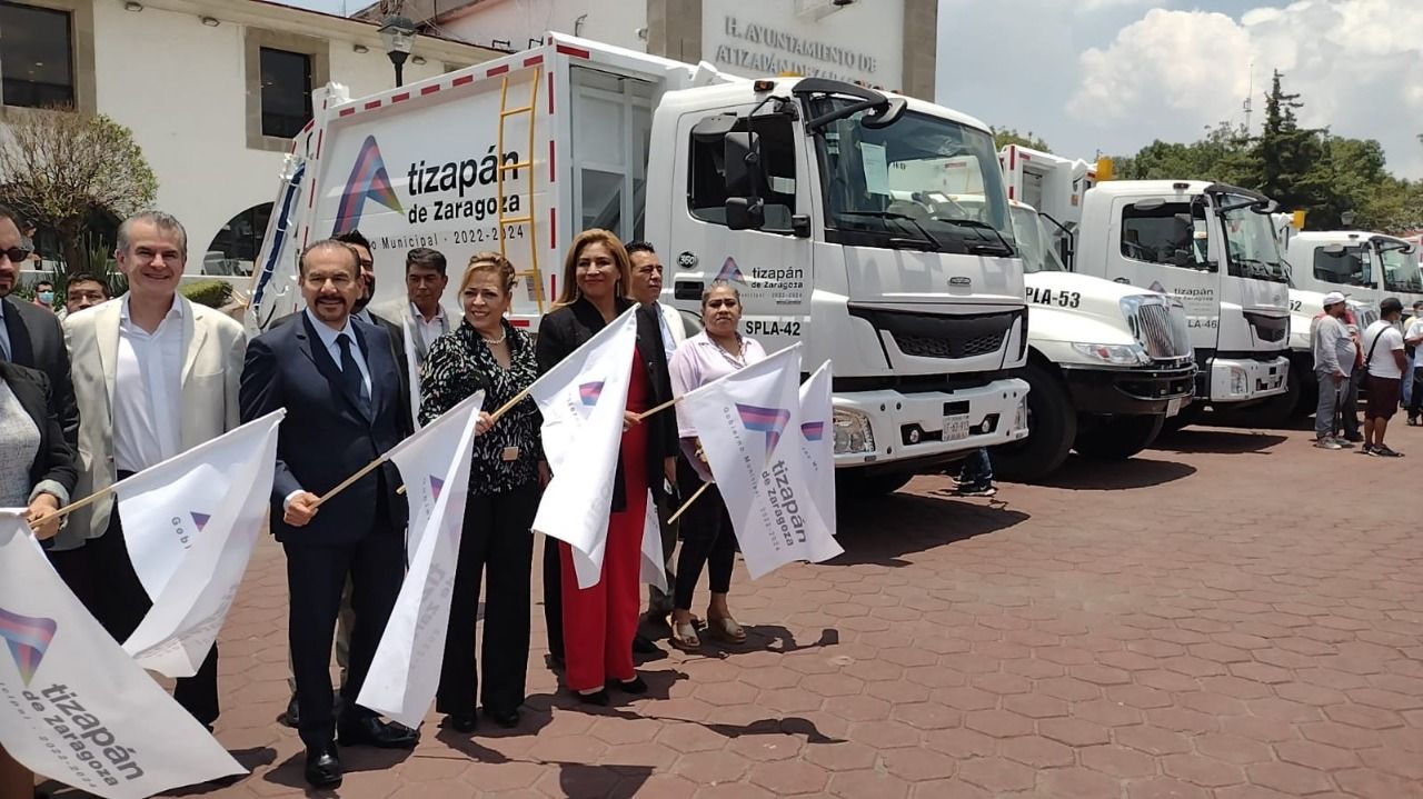 Pedro Rodríguez Villegas dio banderazo de salida a 15 camiones recolectores de basura
