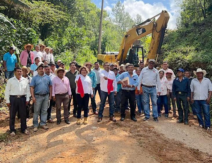 Inicia la obra carretera Ayutla-Pascala del Oro, entronque Tlapa Marquelia
