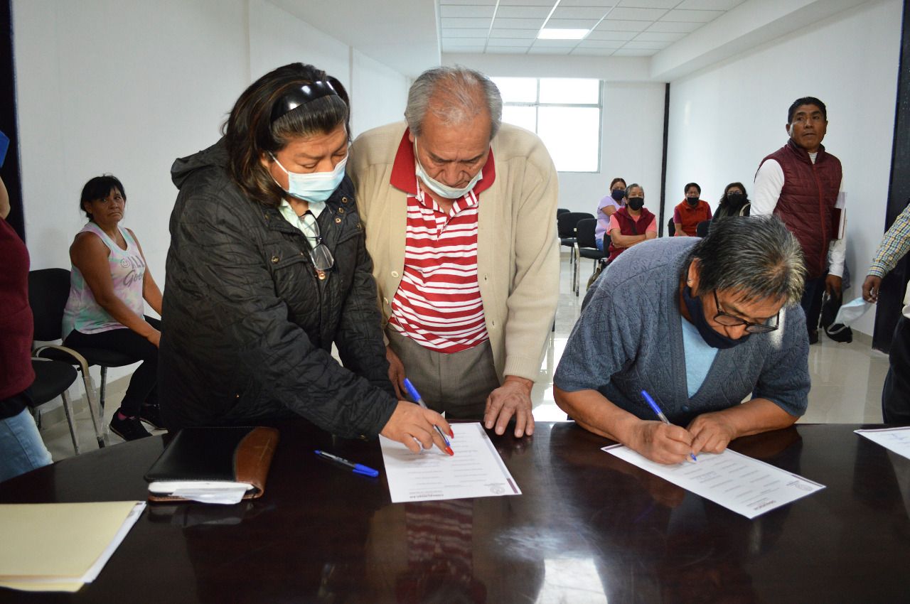 #Gobierno de Chimalhuacán y locatarios firman acuerdo para su reubicación
