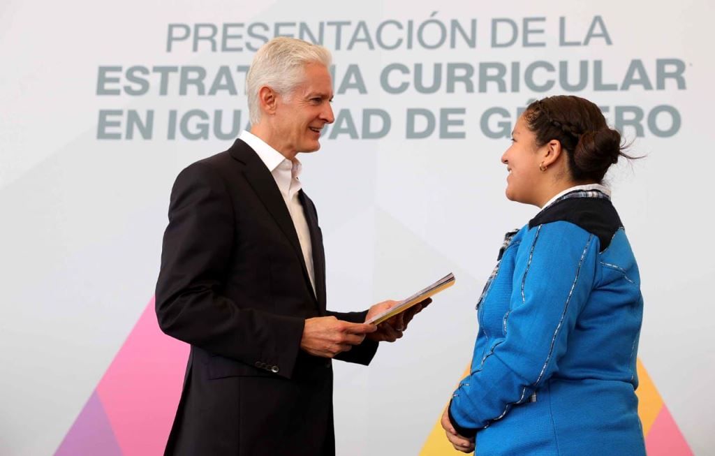 Alfredo del Mazo pone en marcha La Estrategia Curricular en Igualdad de Género en escuelas de nivel básico y media superior del Estado de México