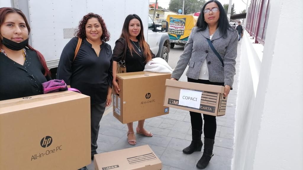 Mariela Gutiérrez: Realizo la entrega de equipo de cómputo y Mobiliario a delegaciones, subdelegaciones y copacis 