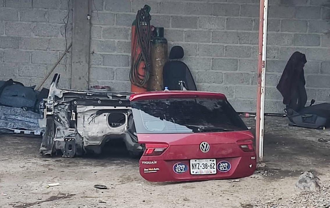 Trabajos de inteligencia de la Policía de Ecatepec permiten asegurar predio donde desvalijaban autos robados