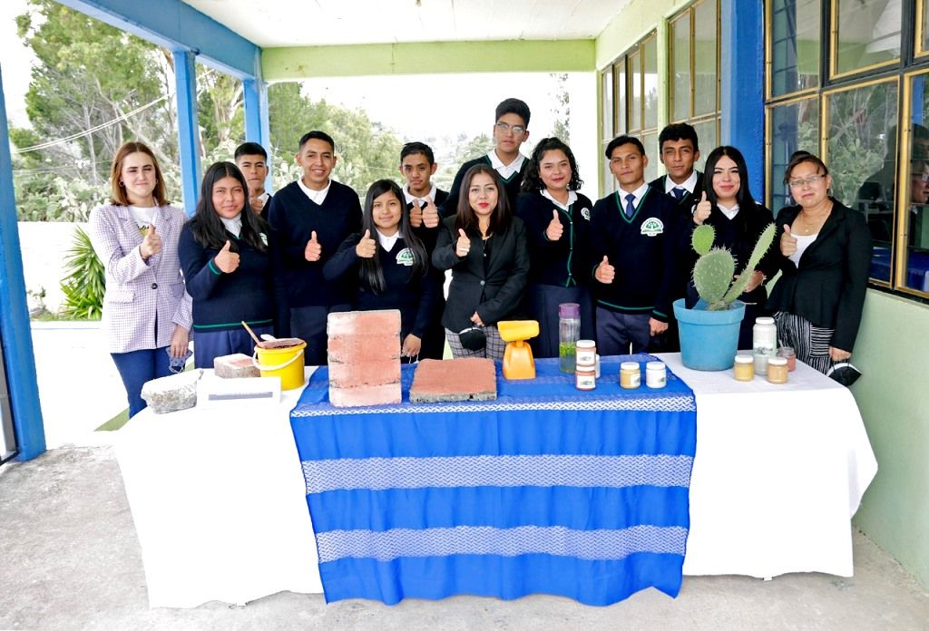 Estudiantes de Telebachillerato Comunitario de Axapusco y Tepetlaoxtoc utilizan el nopal como base de sus proyectos