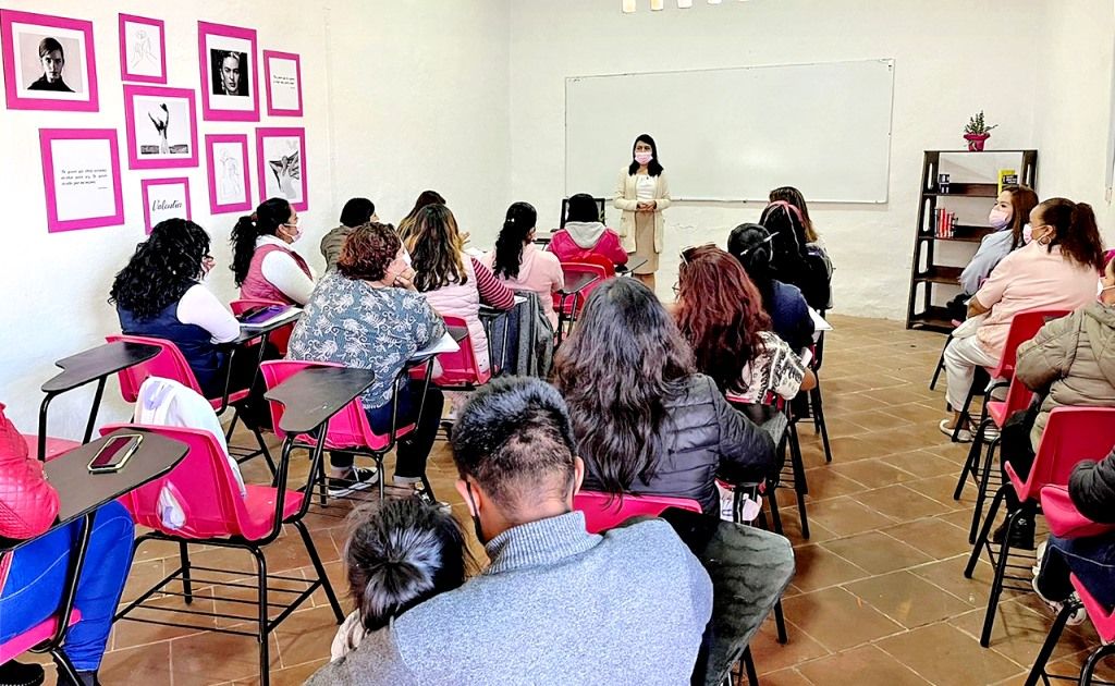 Se ponen en marcha los programas educativos con Distintivo Rosa en el Estado de México