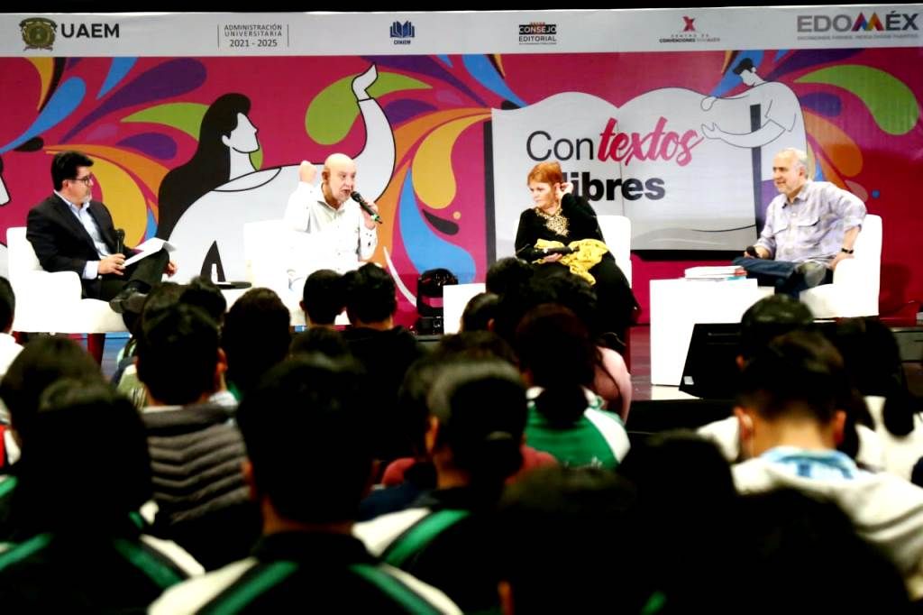 La Feria Internacional del Libro del Estado de México difunde diálogos sobre periodismo cultural