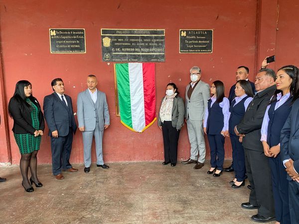 En Un Ambiente de Paz y Armonía festejan grito de Independencia en Atlautla.