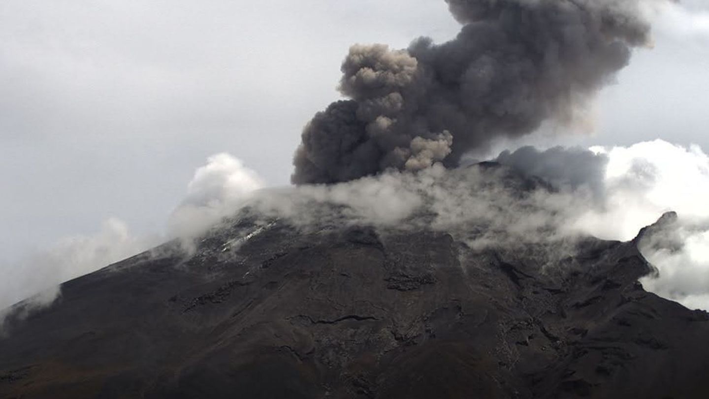 Ahora el Popocatépetl arrojará ceniza en el centro del país 