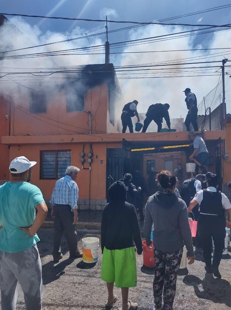 Policías Municipales de Nezahualcóyotl Apoyan en el Control
Incendio en una Casa Habitación en la Colonia Ampliación Las Aguilas