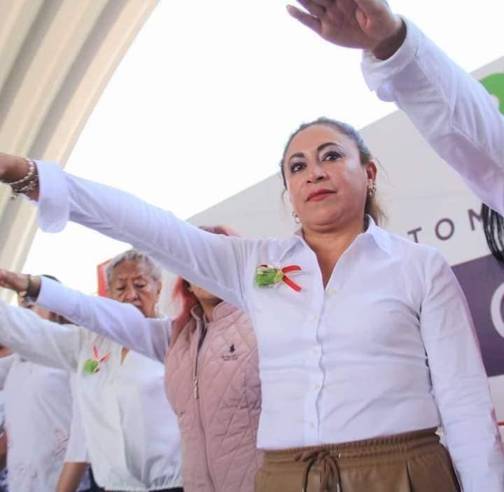 Por su Trabajo a su Partido, Angélica Gaspar Toma Protesta Como
Dirigente Municipal del Organismo Nacional de Mujeres Priistas en La Paz.