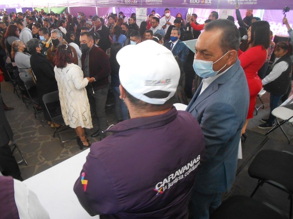 Legitiman matrimonios civilmente en Teotihuacán con Caravana por la Justica