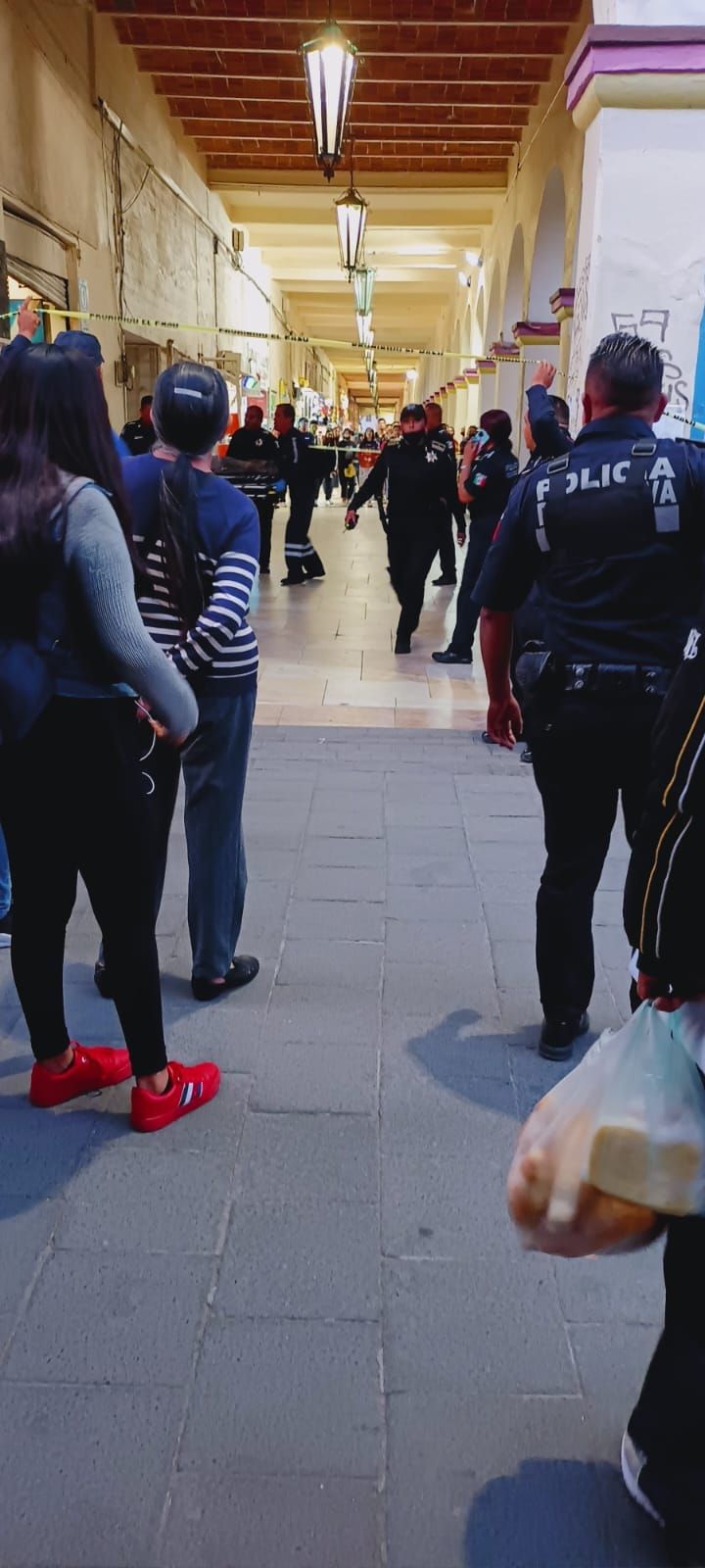 Policías Municipales Aseguraron a dos Presuntos Responsables de
 Disparar Contra una Persona Dentro de un Establecimiento en el Centro de Texcoco.
