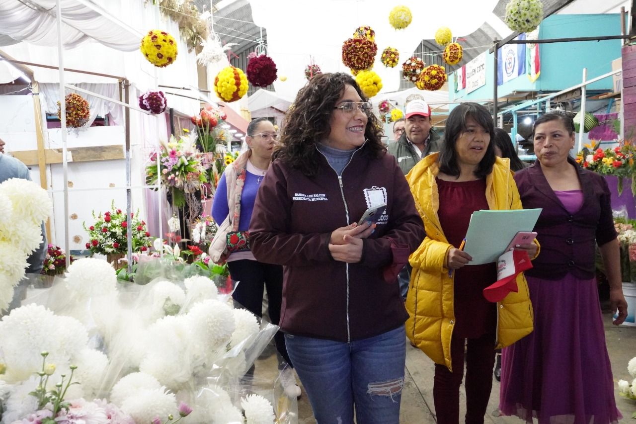 Celebran en Texcoco 20 años del Mercado de las flores con ponencias sobre dalia 