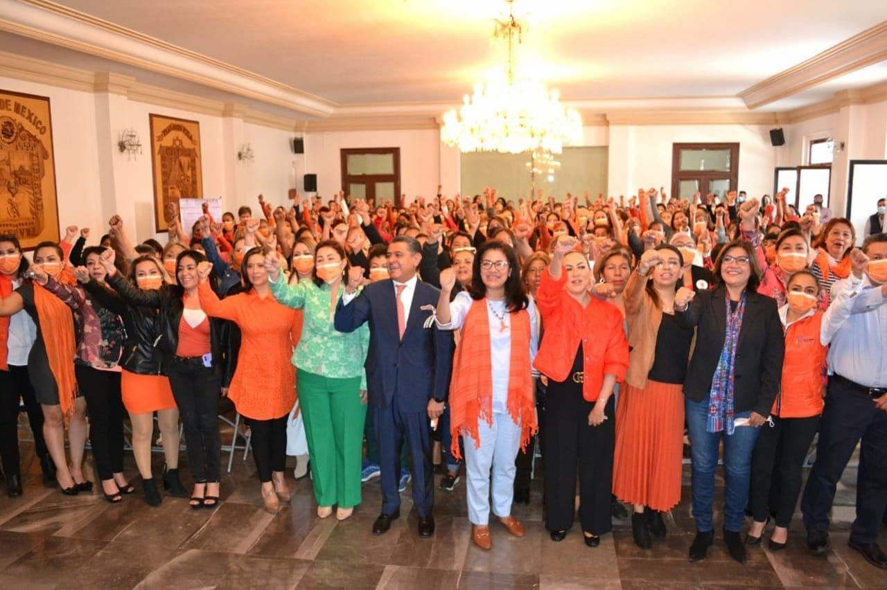 Rinden Protesta nuevas Embajadoras de la Red Naranja de Tlalnepantla	