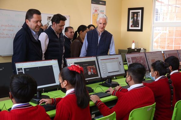 Entrega  Alfredo Del Mazo nueva Infraestructura, Rehabilitación y Reconstrucción de la secundaria técnica "Ricardo Flores Magón"