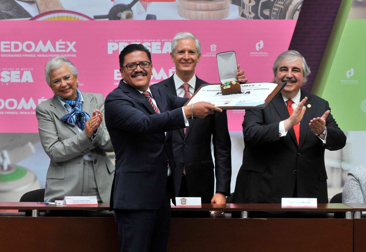 Tiene Estado de México cuatro décadas de reconocer Labor de quienes Trabajan a Favor de la Entidad