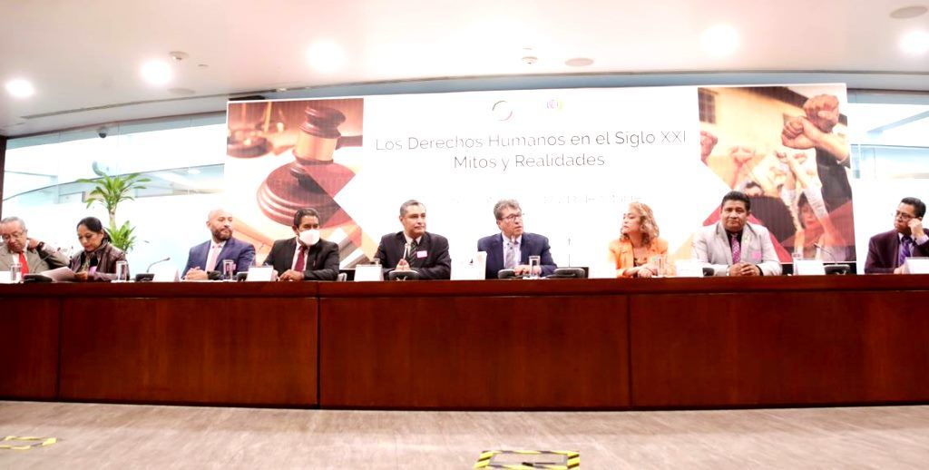 El Senador Ricardo Monreal, en la inauguración del Foro Los Derechos Humanos en el Siglo XXI
