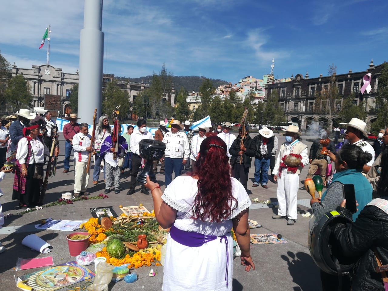 Solicitan a AMLO plan de justicia de los pueblos indígenas del Estado de México 