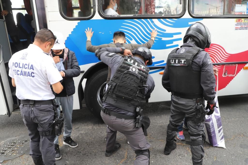 Operativos policiacos en transporte público de Tecámac para inhibir atracos