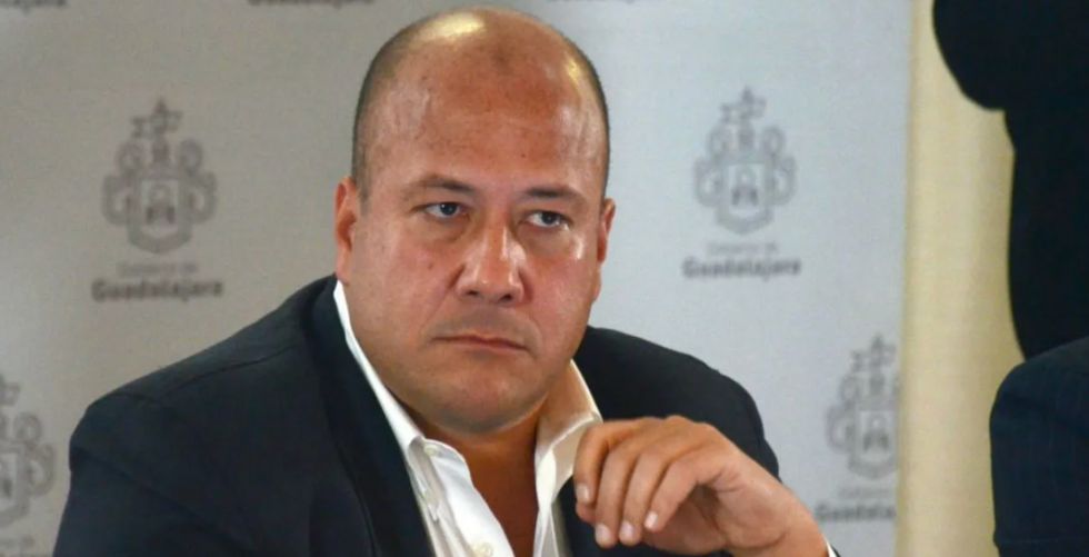 Vinculan a Enrique Alfaro con grupos criminales