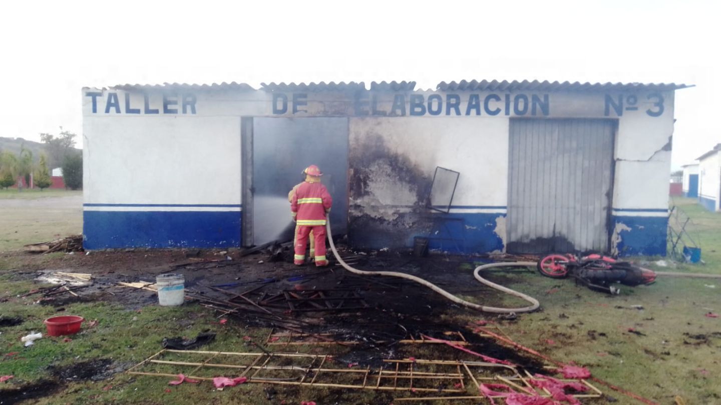 Servicios de Emergencia Atienden Explosión de Polvorín en Tultepec