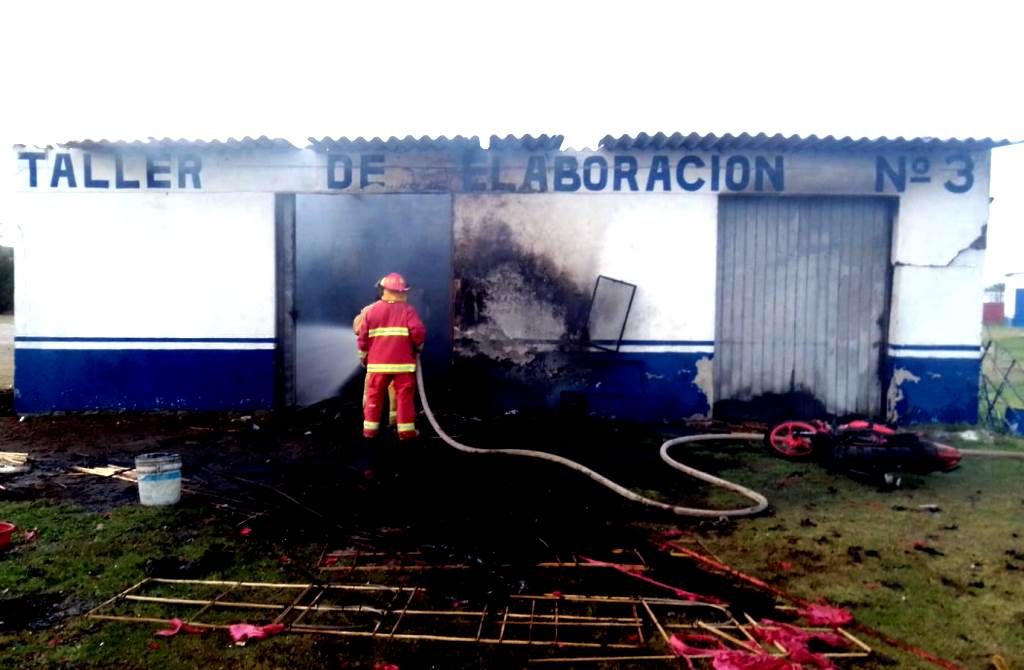 Los servicios de emergencia ponen atención en explosión de Tultepec