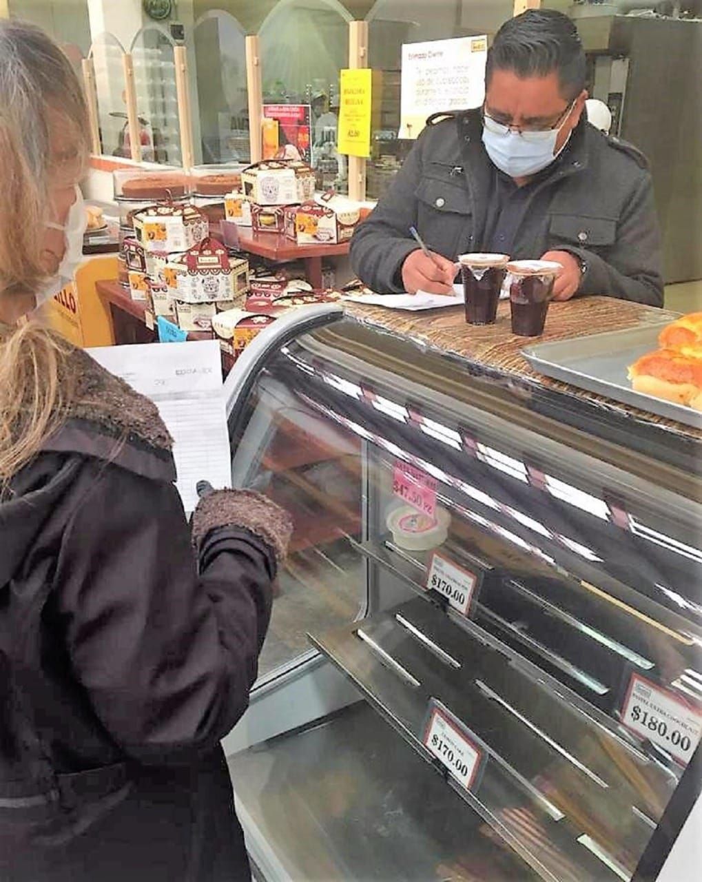 Supervisa Coprisem Labor de Panaderías
por Festejo de Día de Muertos.
