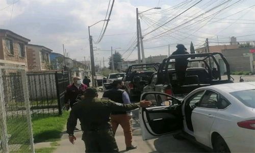 
En Toluca, detiene la policía a banda delictiva dedicada al presunto  robo de motocicletas
