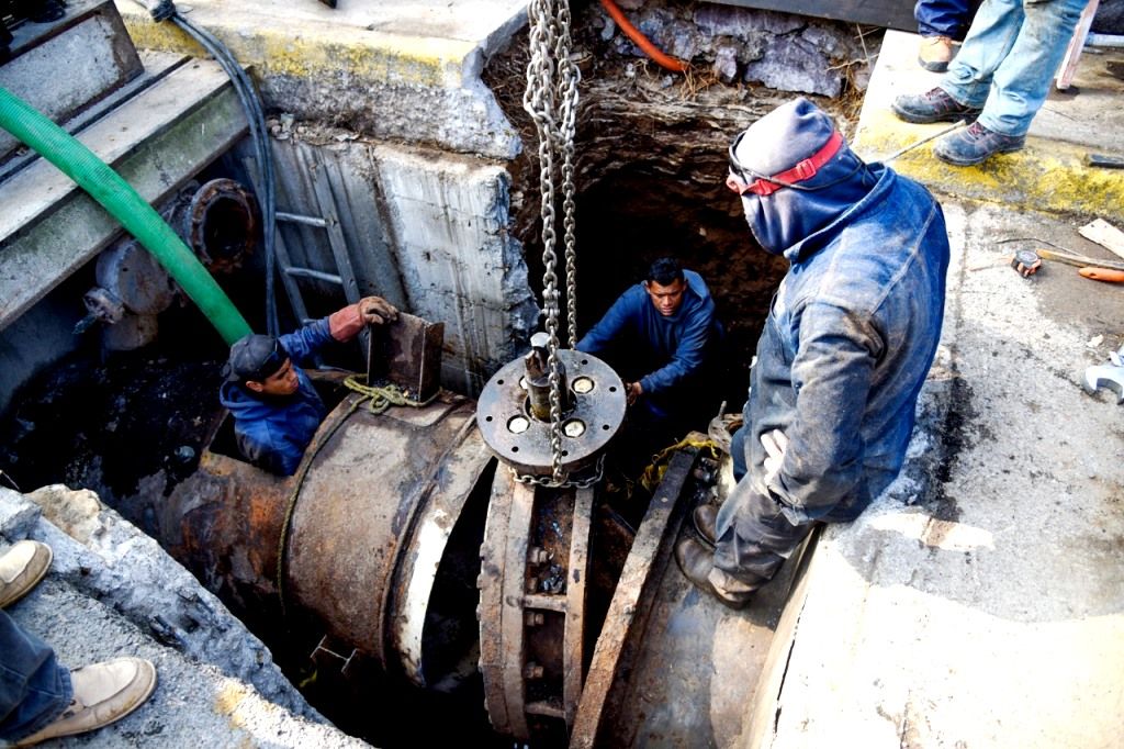 La CAEM finaliza mantenimiento del Macrocircuito de Agua Potable luego de 72 horas de Trabajo