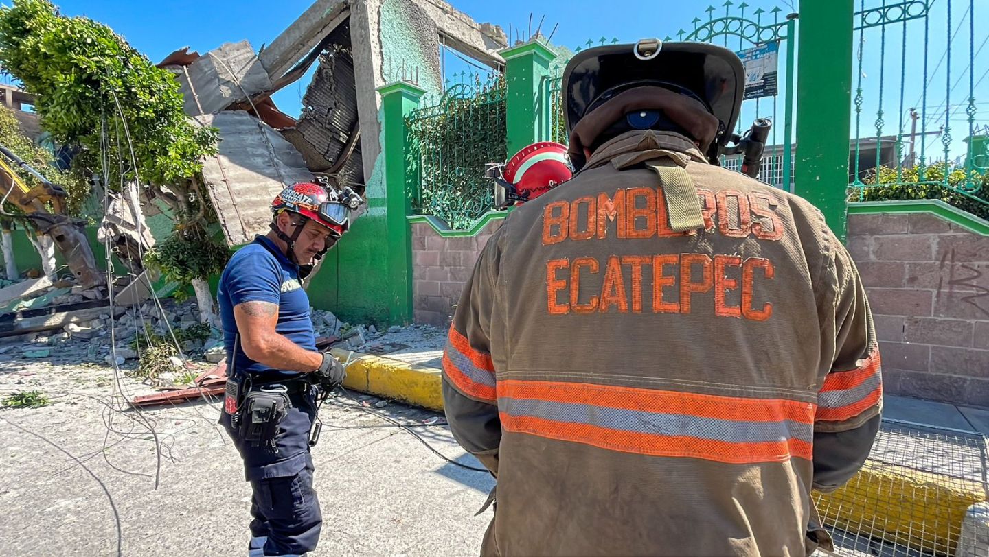Gobierno de Ecatepec inicia labores de demolición en iglesia dañada por incendio
