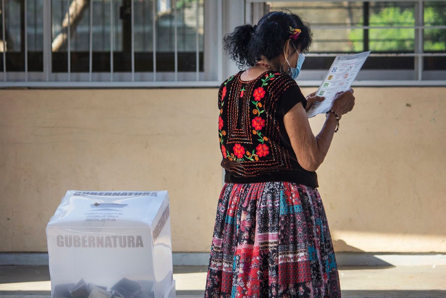 Una encuesta del propio INE muestra que la mayoría de mexicanos respalda la reforma electoral de López Obrador