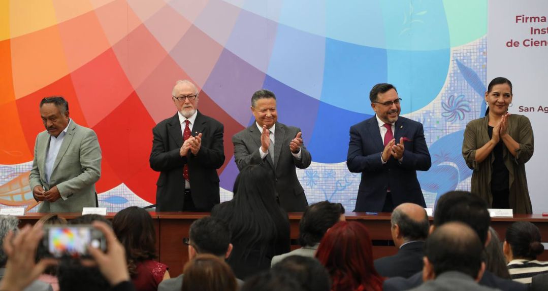Julio Menchaca Salazar encabezó la firma del convenio con IPN y Citnova