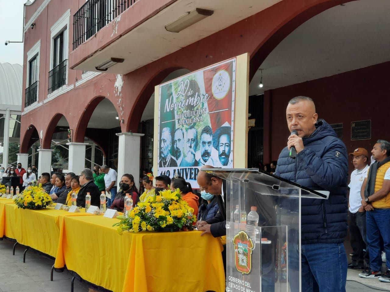 "Sigamos Luchando por la Democracia
y la Libertad": Raúl Navarro Rivera.
