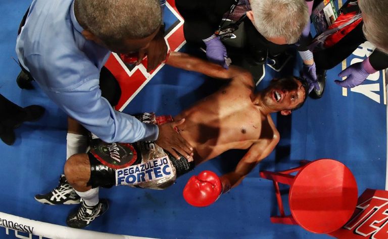 El boxeador mexicano Moisés Fuentes fallece tras ser noqueado