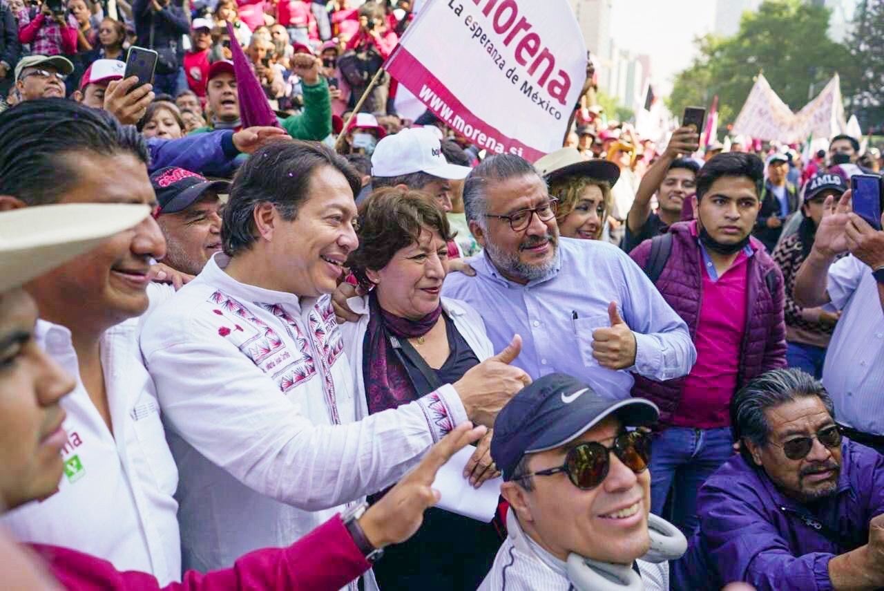 Delfina Gómez se suma a la marcha de AMLO