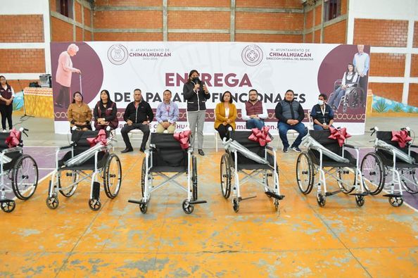 Gobierno Municipal entrega Aparatos funcionales a adultos mayores y Personas con Discapacidad
