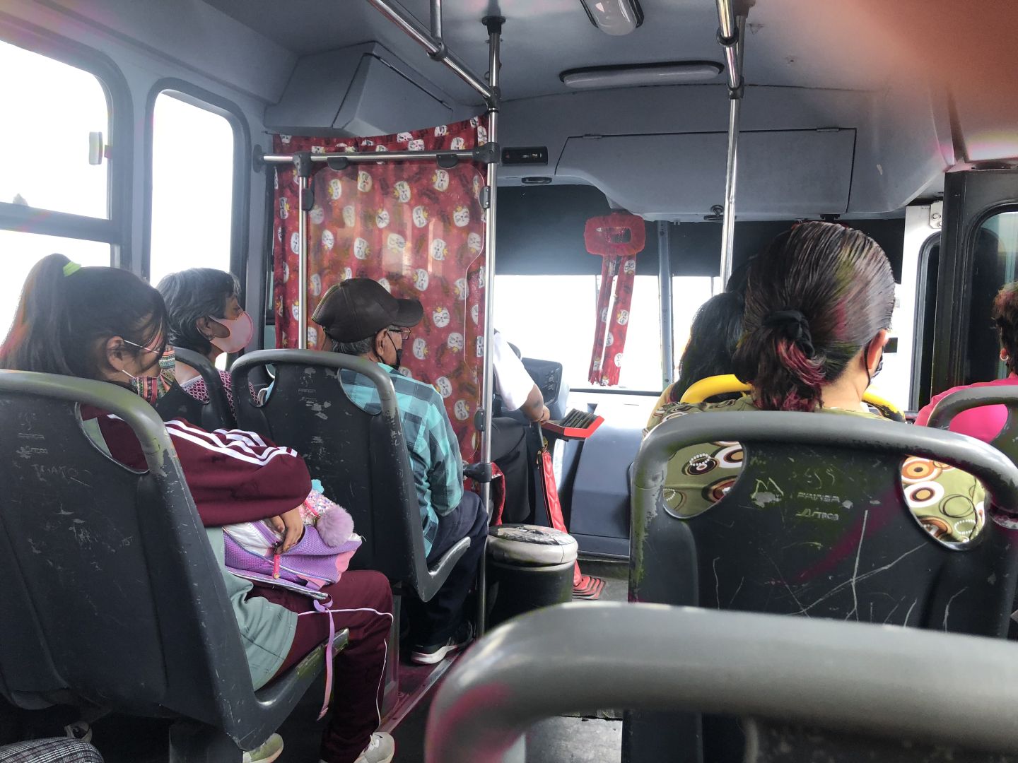 Va Morena por exención y descuentos en tarifas de transporte público para grupos vulnerables 