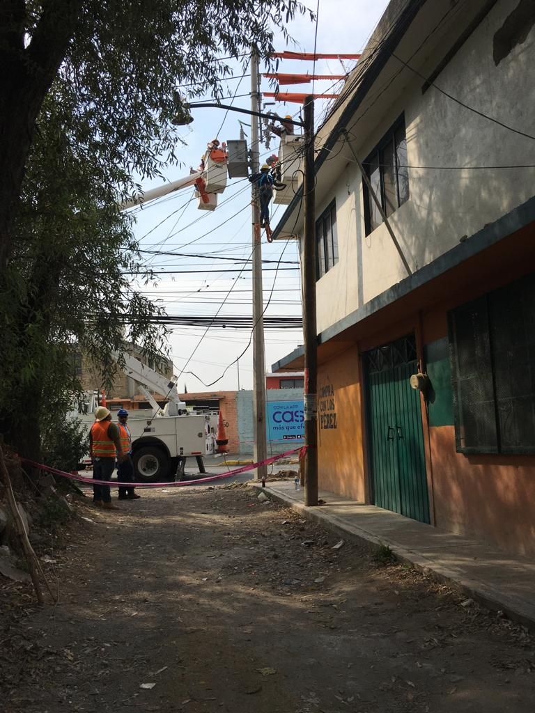 En Chimalhuacán gobierno lleva Electricidad a Colonias y Barrios del Municipio