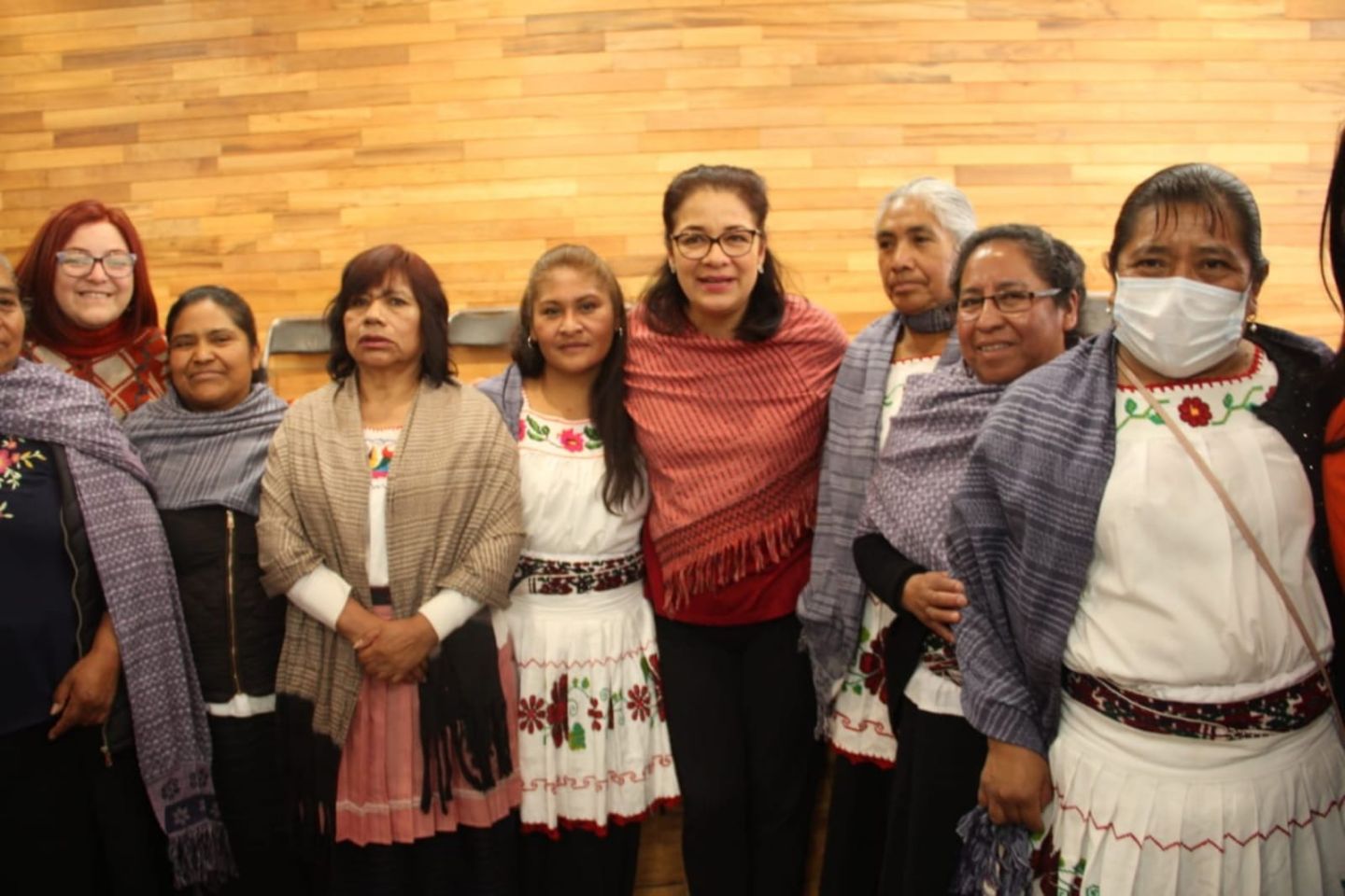 Rinden Protesta 110 Nuevas Embajadoras de la Red Naranja de Toluca