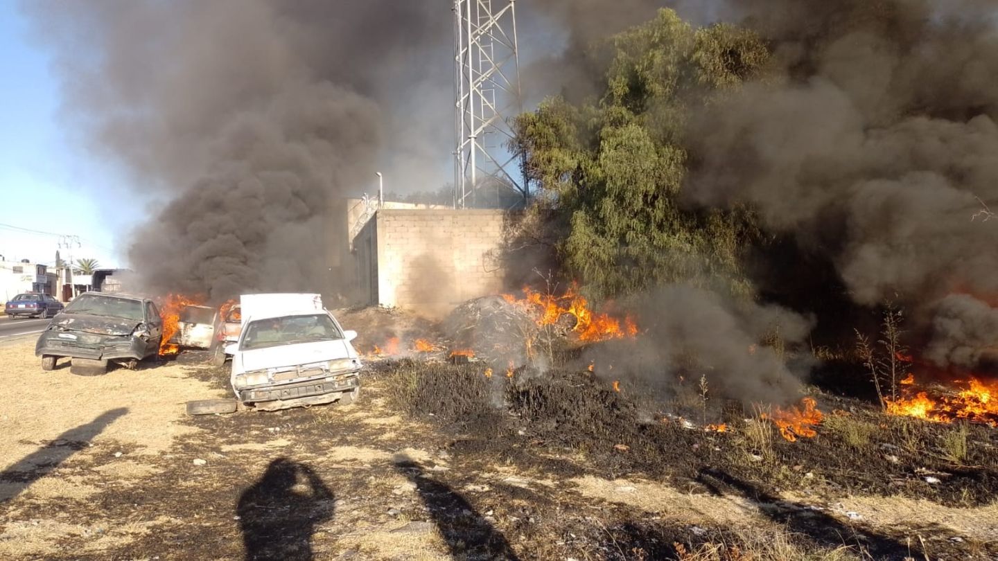 Bomberos de Texcoco Sofocaron Incendio en Deshuesadero de San Juan Tezontla