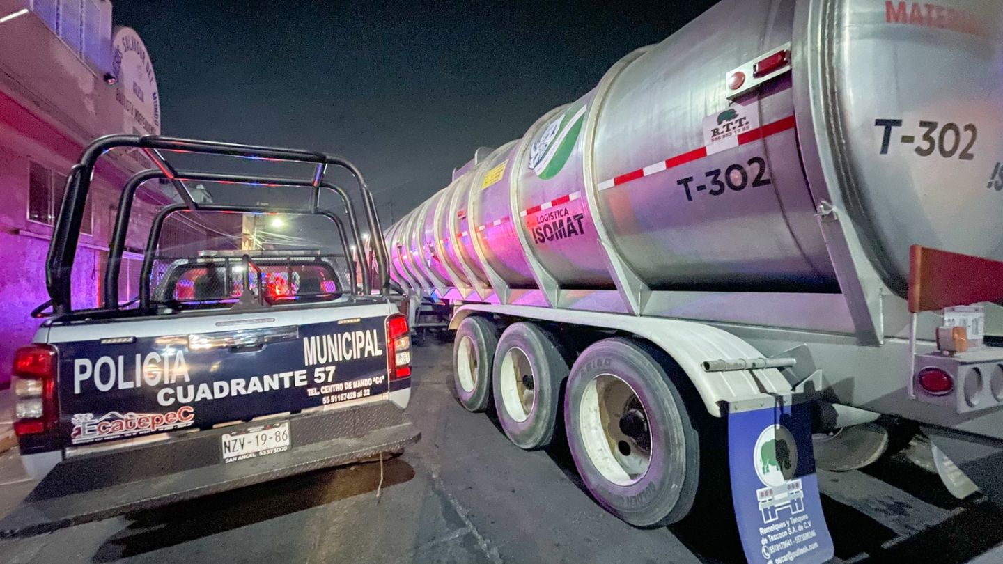 Gobierno de Ecatepec asegura predio donde almacenaban más de 45 mil litros de etanol
