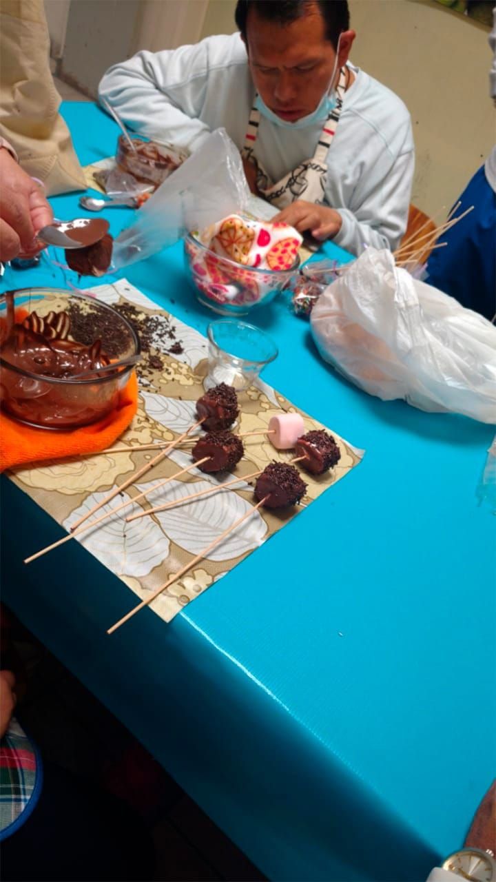 Impulsa JAPEM Venta de Piñatas Para Contribuir
a Terapias de Personas con Discapacidad.

