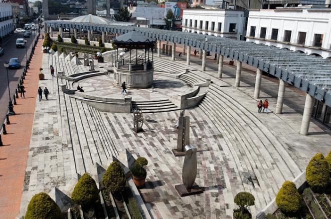 Inicia GEM remodelación de la Plaza González Arratia, en Toluca